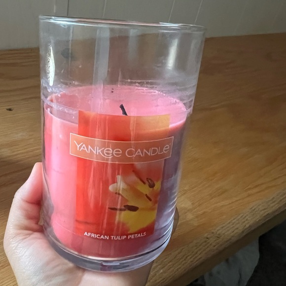Bundle 3 pcs Candles from Bath & Body Works (2) and Yankee Candle (1) - Picture 10 of 12